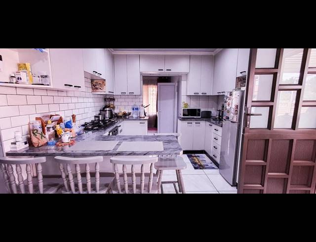 3 BEDROOM HOUSE FOR SALE IN PALMVIEW